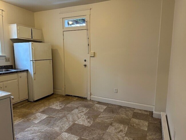 Building Photo - 408 Radnor St