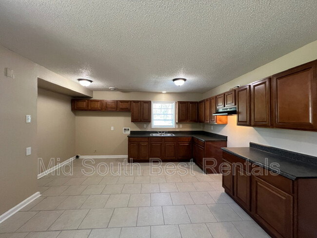 Building Photo - 3726 Fieldbrook St