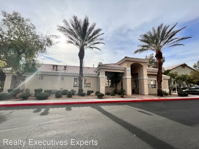 Building Photo - 2 br, 2 bath House - 6164 Pine Villa Ave #203
