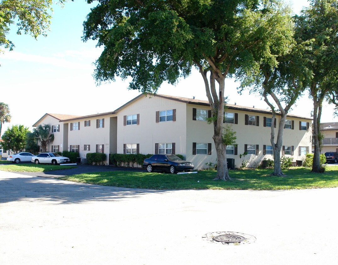 Building Photo - Brianwood Apartments