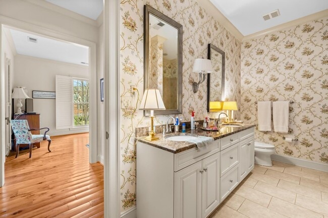 Foto del edificio - 459 Fenton Pl