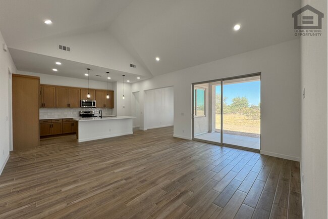Foto del edificio - 3bed/2bath Home in North Surprise! Ready for Immediate Move-In! -- NO HOA!