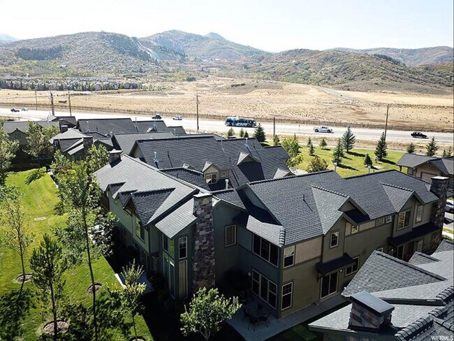 Foto del edificio - 6010 N Fox Pointe Cir