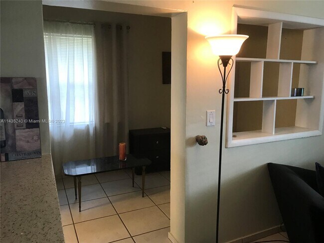 Foto del edificio - 1706 Wiley St