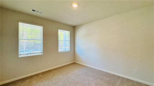 Foto del edificio - 304 Belmont Dr