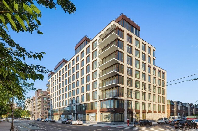 Foto del edificio - 30-55-55 Vernon Blvd