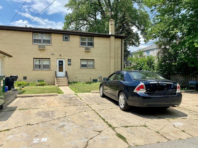 Building Photo - 117 S Dryden Pl