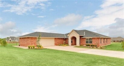 Building Photo - 640 SW Dani Ann Ln