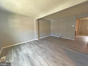 Building Photo - 8104 Willowdale Ct