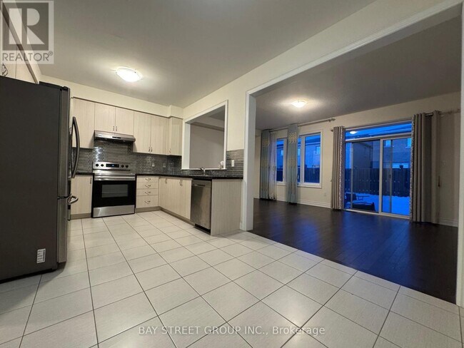 Photo du bâtiment - 370 Kirkham Dr