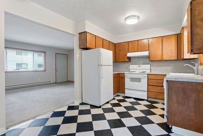 Building Photo - Remodeled 2 bedroom! $500 VISA GIFTCARD AT...