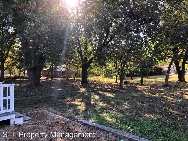 Foto del edificio - 3 br, 2 bath House - 700 E. Matthews