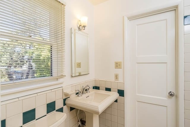 Building Photo - Charming 2 Bedroom home in Morro Heights