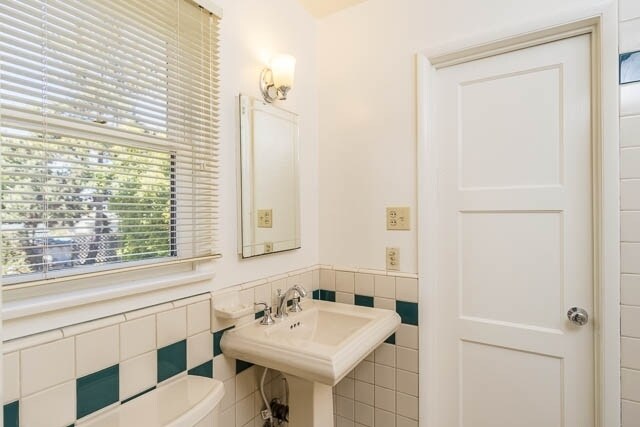 Foto del edificio - Charming 2 Bedroom home in Morro Heights