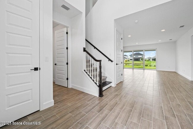 Building Photo - 2737 Kamin Dr
