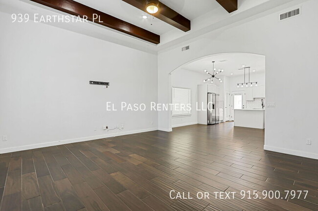 Building Photo - 939 Earthstar Pl