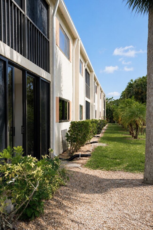 Building Photo - 16341 Dublin Cir