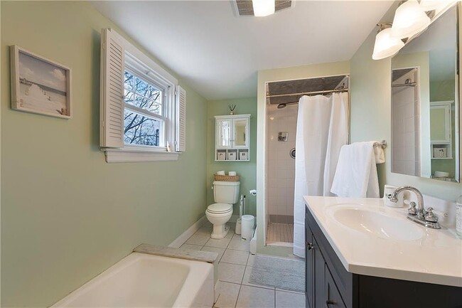 Building Photo - 46 Hazelwood St