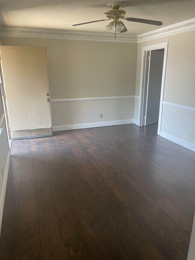 Living Room - Faulkner Court Apartments