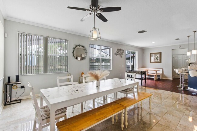 Foto del edificio - 131 Willow View Dr