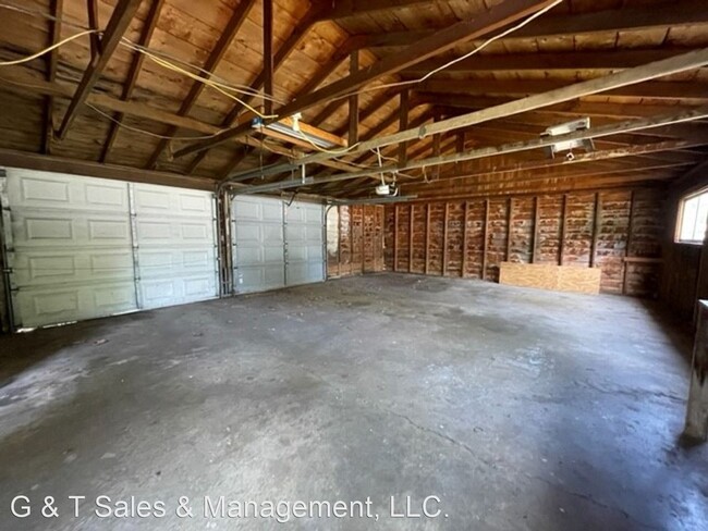 Building Photo - 4 br, 1.5 bath House - 710 W. Church