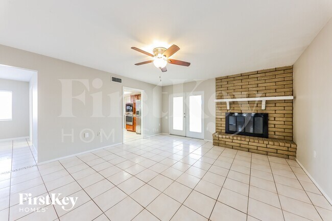Foto del edificio - 4826 W Paradise Ln