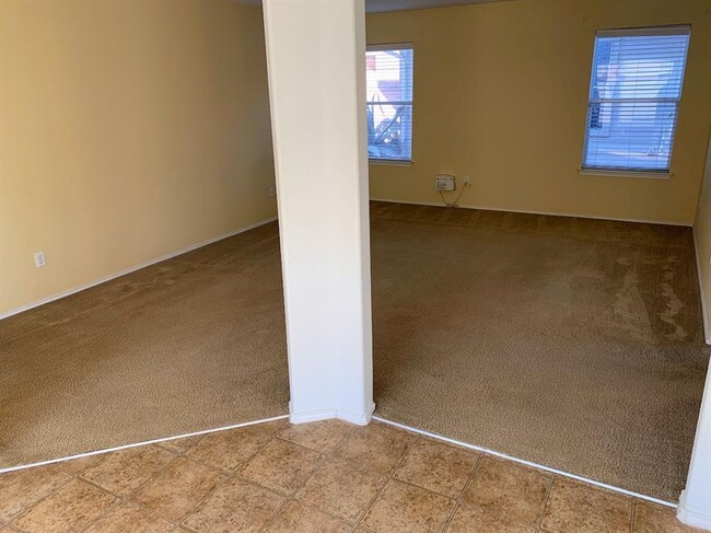 Building Photo - 128 Karen Hill Pl
