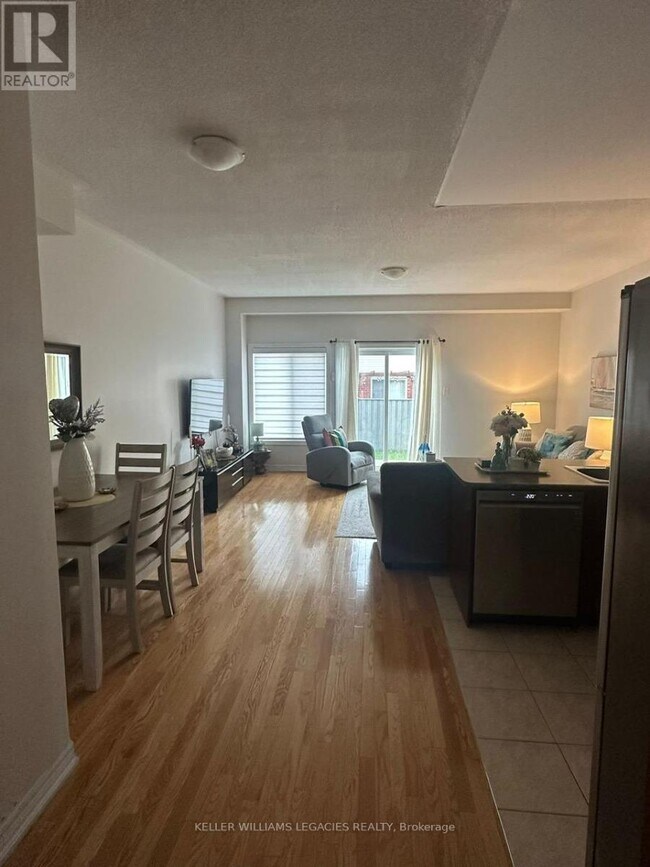 Photo du bâtiment - 80 Evanwood Crescent