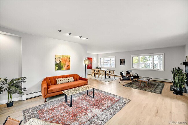 Foto del edificio - 4815 E 6th Ave Pkwy