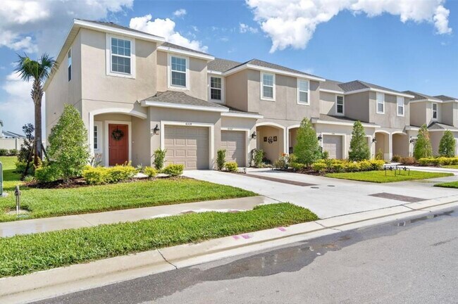 Building Photo - 6328 Willowside St