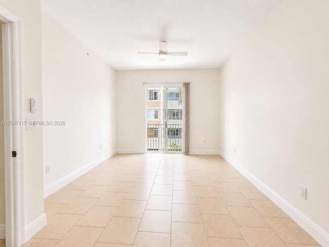Foto del edificio - 1203 Town Center Dr