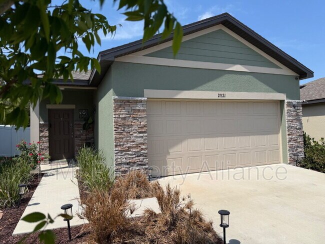 Building Photo - 2021 Hemingway Cir