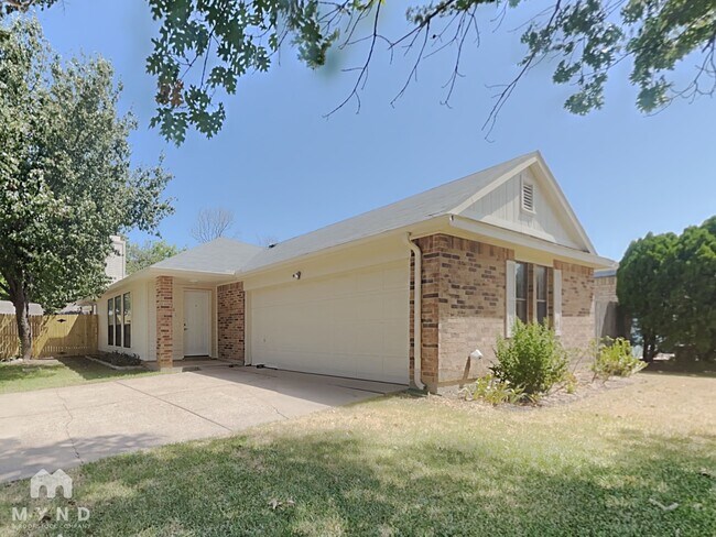 Building Photo - 2501 Whitehurst Dr