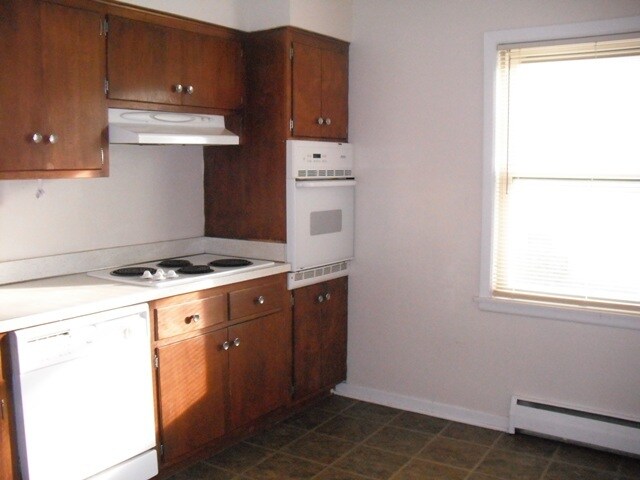 Building Photo - 1346 Woodview Ln