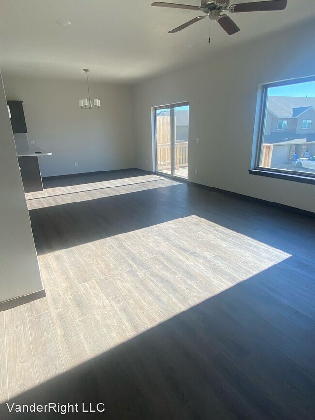 Building Photo - 4 br, 3.5 bath House - 3703 E Siasconset Pl