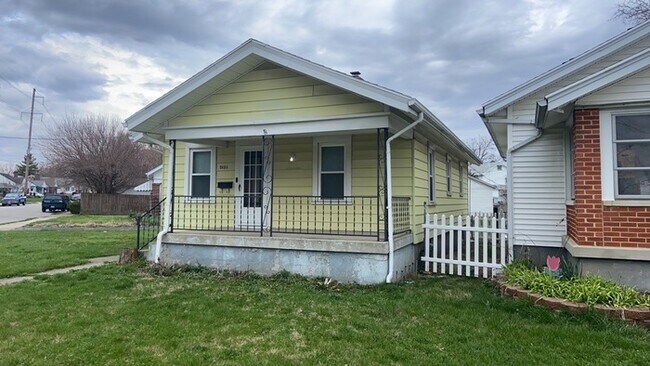 Building Photo - 2425 Fauver Ave.
