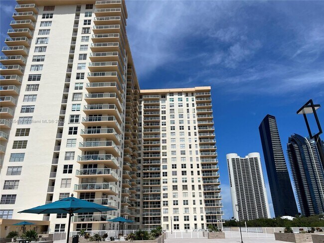 Foto del edificio - 230 174th St