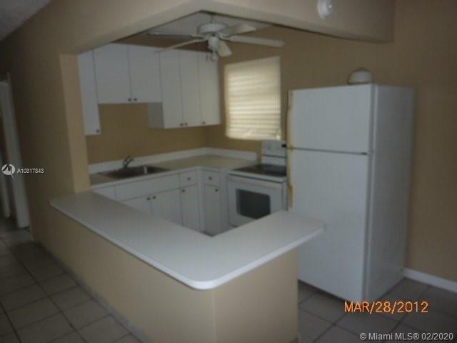 Building Photo - 3720 SW 46th Ave