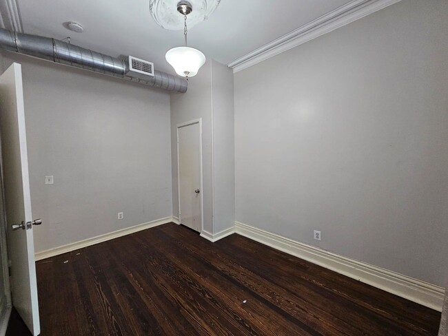 Building Photo - 302 Princeton Ave