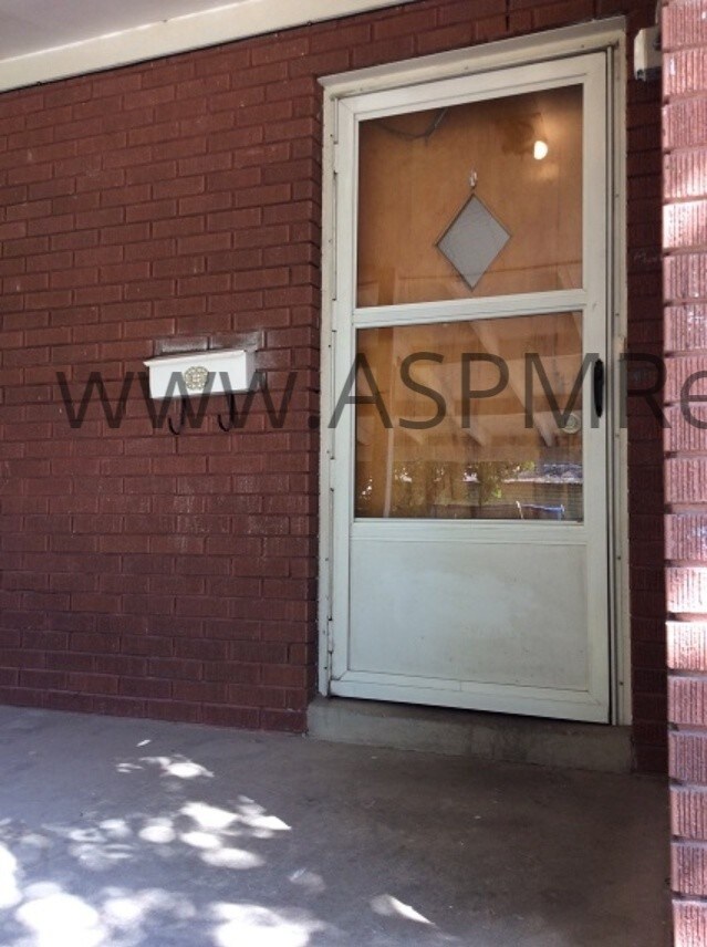 Foto del edificio - Bountiful 3 bed 2 bath Duplex
