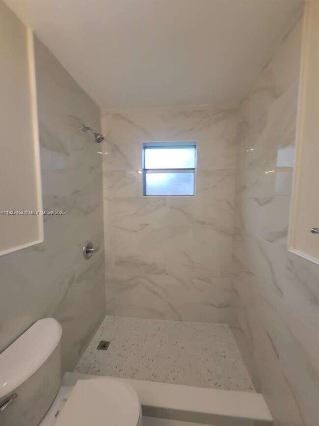 Foto del edificio - 2526 Taylor St