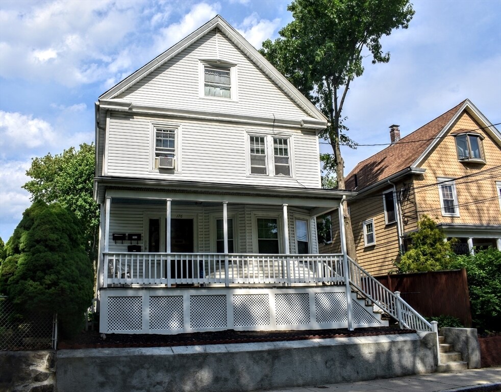 Foto principal - 176 Poplar St