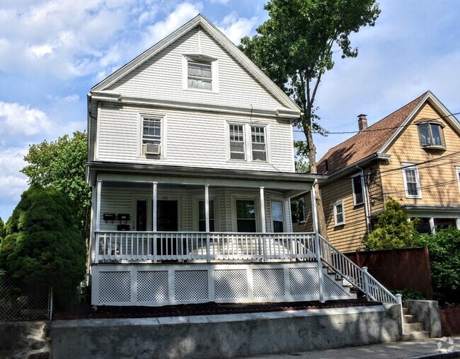 Building Photo - 176 Poplar St