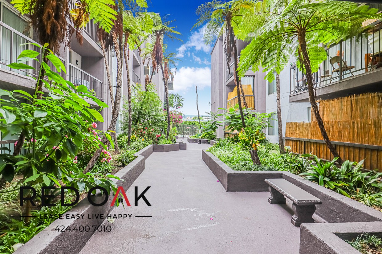 Foto principal - ~1 Month FREE~ SENIOR HOUSING: 55+ Spaciou...