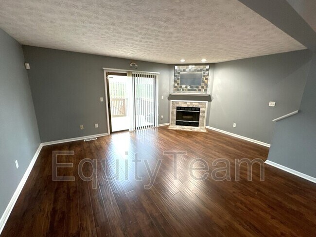 Foto del edificio - 9328 Hunters Creek Dr