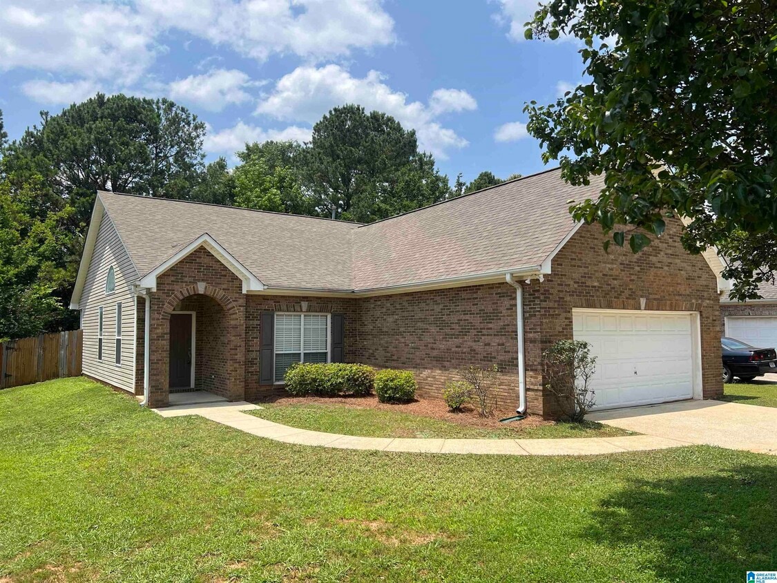 Primary Photo - 134 Gardenside Dr