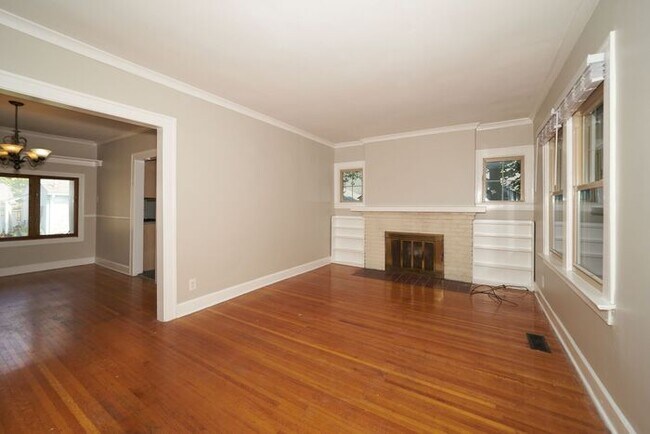 Building Photo - Charming Broad Ripple Bungalow