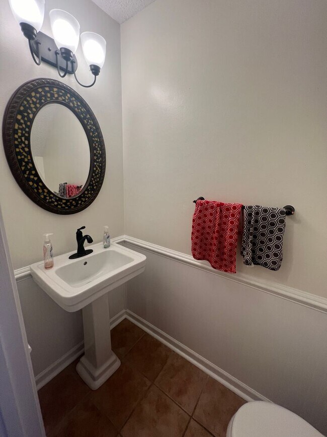 Building Photo - Rooms for Rent in Grafton