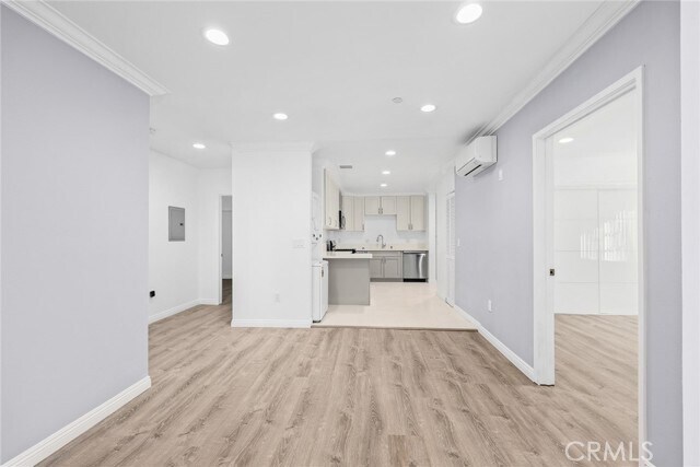 Building Photo - 2216 Laverna Ave