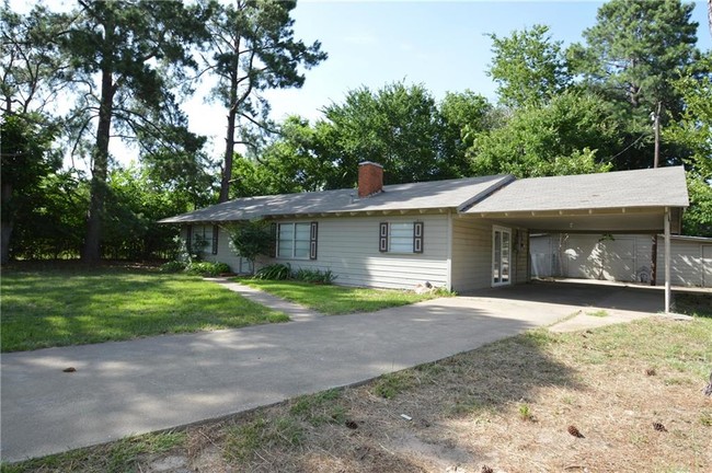 Building Photo - 122 FM 275